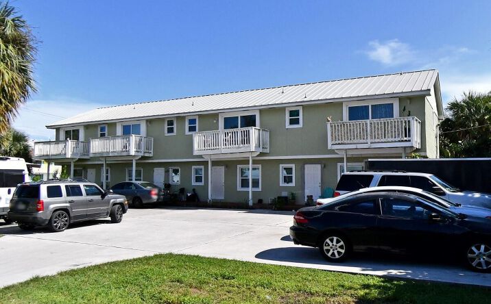 Pictures of Multifamily property located at 1807 Saint Lucie Court, Fort Pierce, FL 34949 for sales - image #1
