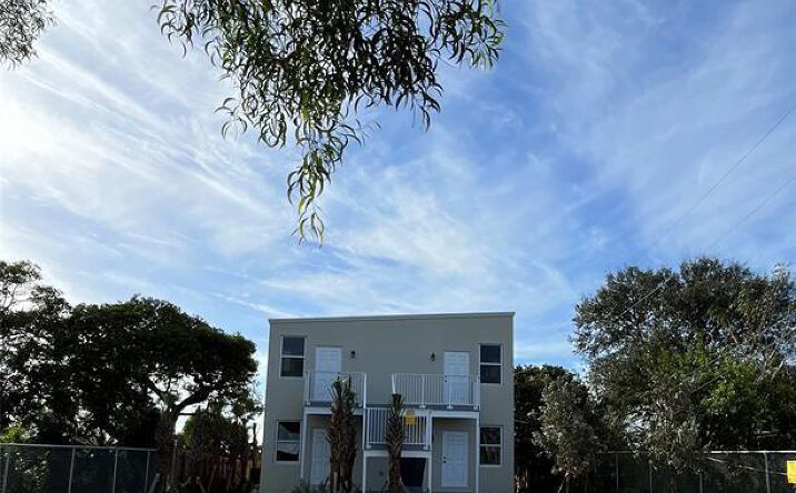 Pictures of Multifamily property located at 661 NW 21st Terrace, Fort Lauderdale, FL 33311 for sales - image #1