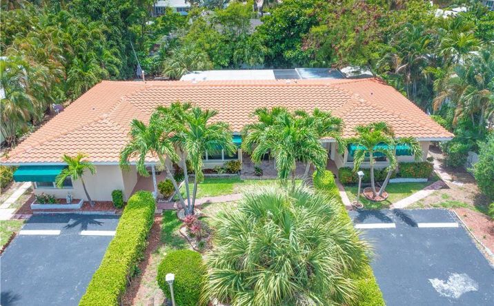 Pictures of Multifamily property located at 2613-2615 NE 33rd Avenue, Fort Lauderdale, FL 33308 for sales - image #1