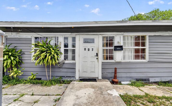 Pictures of Multifamily property located at 807 14th Street, West Palm Beach, FL 33401 for sales - image #1