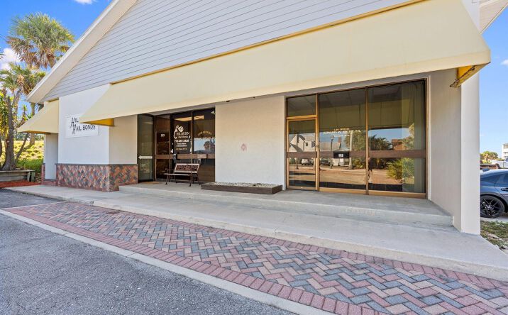 Pictures of Office, Business for Sale, Retail property located at 321 S 2nd Street, Fort Pierce, FL 34950 for sales - image #1