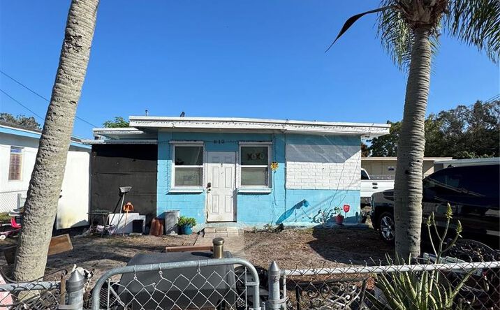 Pictures of Multifamily property located at 812 N 17th Street, Fort Pierce, FL 34950 for sales - image #1