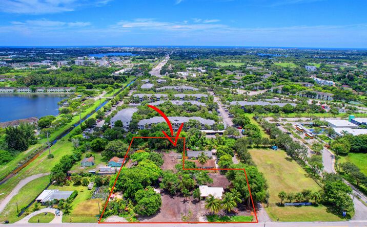 Pictures of Multifamily property located at 4562 &4588 Davis Road, Lake Worth, FL 33461 for sales - image #1