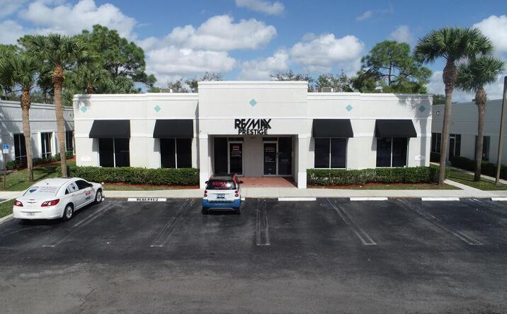 Pictures of Office, Retail property located at 1402 Royal Palm Beach Boulevard # 300, Royal Palm Beach, FL 33411 for sales - image #1