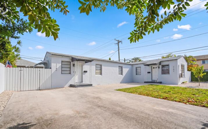 Pictures of Multifamily property located at 2140 Monroe Terrace, Hollywood, FL 33020 for sales - image #1
