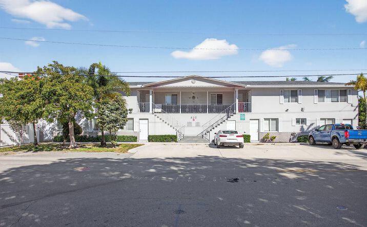Pictures of Multifamily property located at 825 NE 6th Street # 7 #1-7, Fort Lauderdale, FL 33304 for sales - image #1
