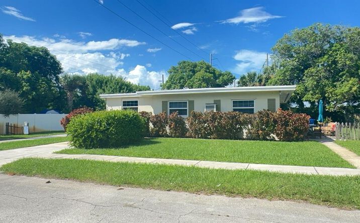 Pictures of Multifamily property located at 182 W 34th Street # 1, Riviera Beach, FL 33404 for sales - image #1