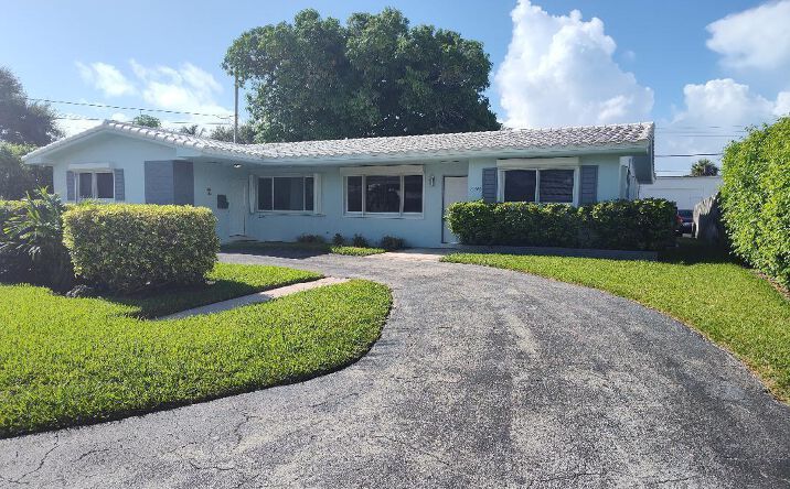 Pictures of Multifamily property located at 2248 NE 37th Street, Lighthouse Point, FL 33064 for sales - image #1