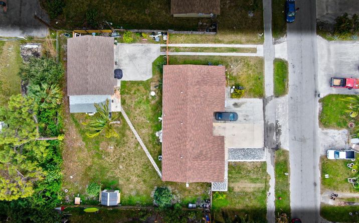 Pictures of Multifamily property located at 4865 Dell Avenue, Lake Worth, FL 33461 for sales - image #1