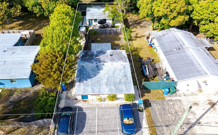 Pictures of Multifamily property located at 659 NE 32nd Street, Oakland Park, FL 33334 for sales - image #1