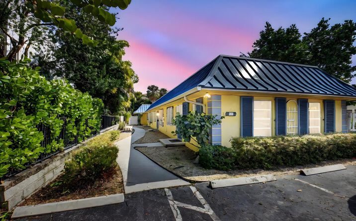 Pictures of Multifamily property located at 111 SE 7th Avenue # A #A, B, C & D., Delray Beach, FL 33483 for sales - image #1