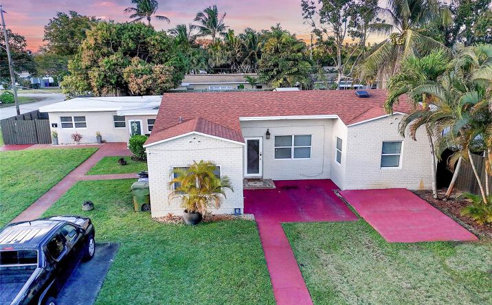 Pictures of Multifamily property located at 707 NE 15th Street, Fort Lauderdale, FL 33304 for sales - image #1