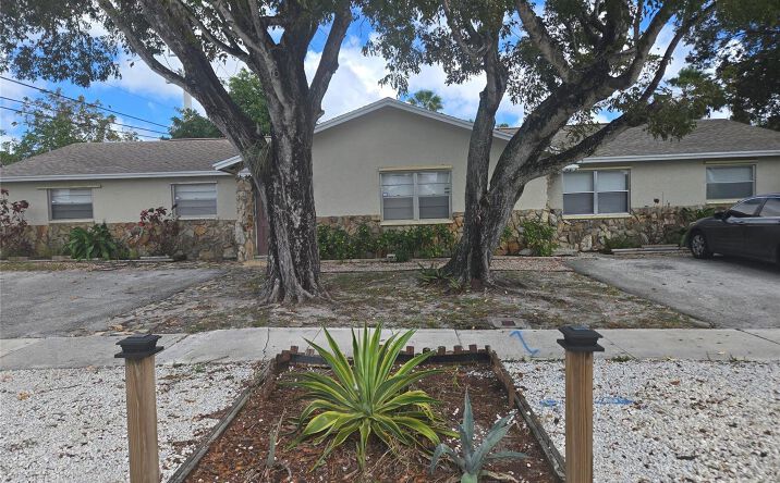 Pictures of Multifamily property located at 296 Alemeda Drive, Palm Springs, FL 33461 for sales - image #1