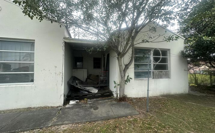 Pictures of Multifamily property located at 223 SE 4th Street # 1, Hallandale Beach, FL 33009 for sales - image #1