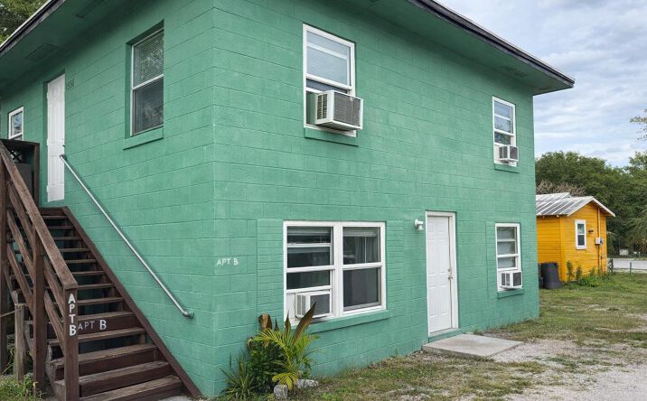 Pictures of Multifamily property located at 2206 Delaware Avenue, Fort Pierce, FL 34950 for sales - image #1