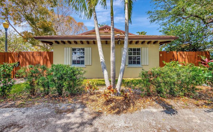 Pictures of Multifamily property located at 227 NE 12th Street, Delray Beach, FL 33444 for sales - image #1