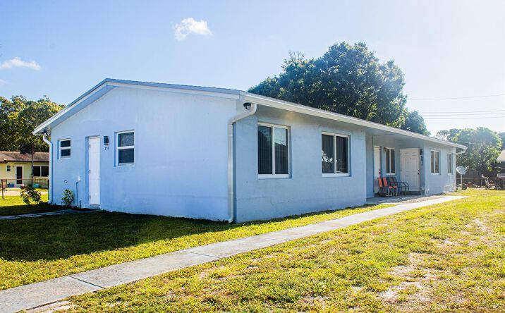 Pictures of Multifamily property located at 2710 NW 24th Avenue # 2 #1-2, Oakland Park, FL 33311 for sales - image #1