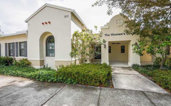 Pictures of Office, Retail property located at 912 SE 4th Street, Boynton Beach, FL 33435 for sales - image #1