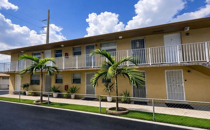 Pictures of Multifamily property located at 715 W 29th Street, Hialeah, FL 33012 for sales - image #1
