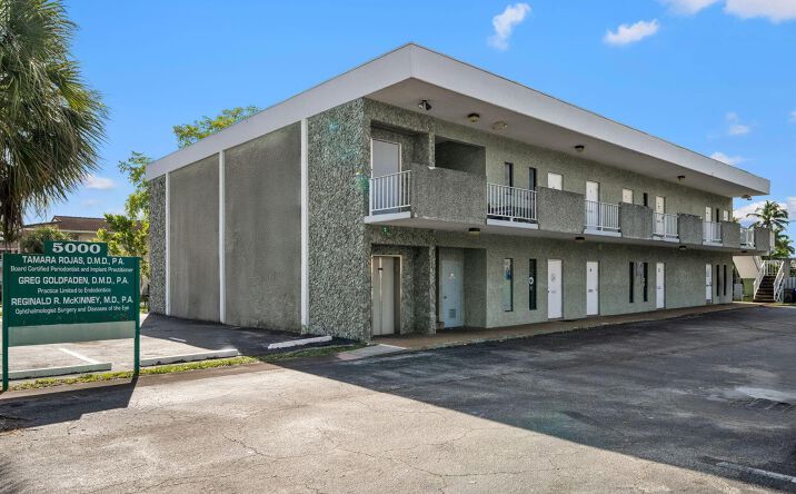 Pictures of Office property located at 5000 Hollywood Boulevard, Hollywood, FL 33021 for sales - image #1