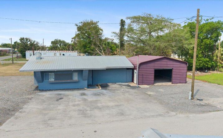 Pictures of Retail property located at 1023 Lee Street, Moore Haven, FL 33471 for sales - image #1