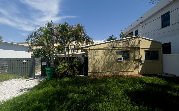 Pictures of Multifamily property located at 908 NE 17th Terrace # 6 #1-6, Fort Lauderdale, FL 33304 for sales - image #1