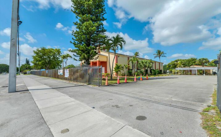 Pictures of Mixed Use, Special Purpose property located at 4101 SW 61st Avenue, Davie, FL 33314 for sales - image #1