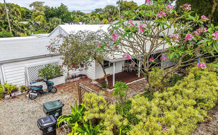 Pictures of Multifamily property located at 1005 NE 17th Street, Fort Lauderdale, FL 33305 for sales - image #1