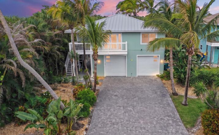 Pictures of Multifamily property located at 413 Hernando Street, Fort Pierce, FL 34949 for sales - image #1