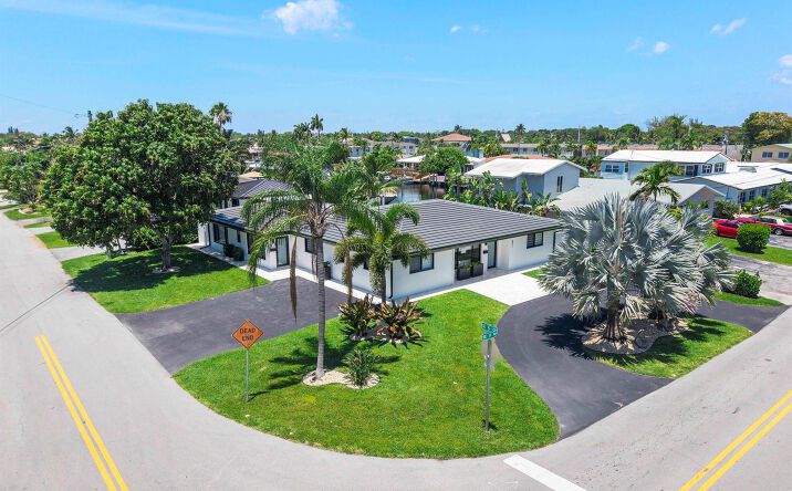 Pictures of Multifamily property located at 491 SE 19th Avenue, Pompano Beach, FL 33060 for sales - image #1