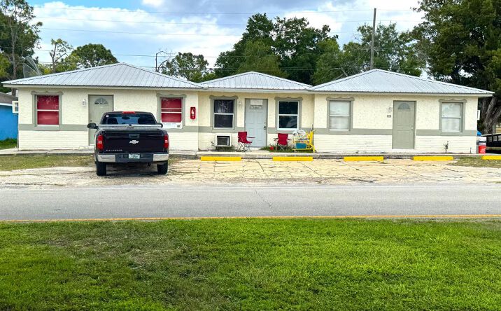 Pictures of Multifamily property located at 520 S Main Avenue, Lake Placid, FL 33852 for sales - image #1