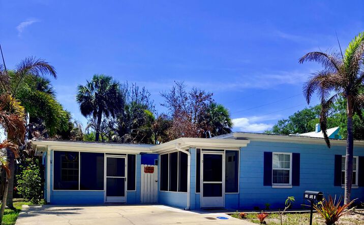Pictures of Multifamily property located at 105 Ave D Unit B #Unit A & Unit B, Fort Pierce, FL 34950 for sales - image #1
