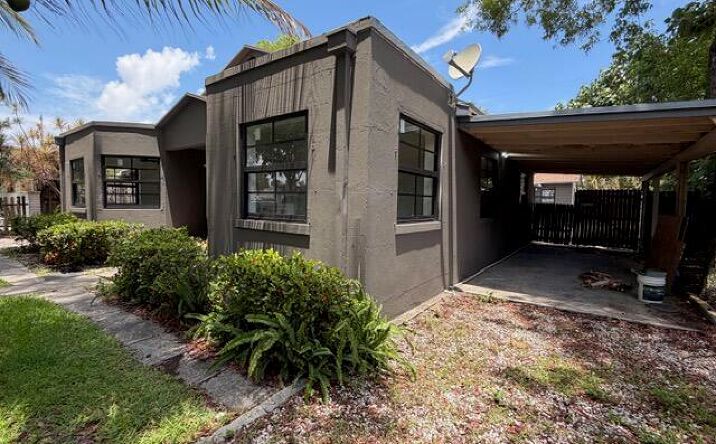 Pictures of Multifamily property located at 521 48th Street, West Palm Beach, FL 33407 for sales - image #1
