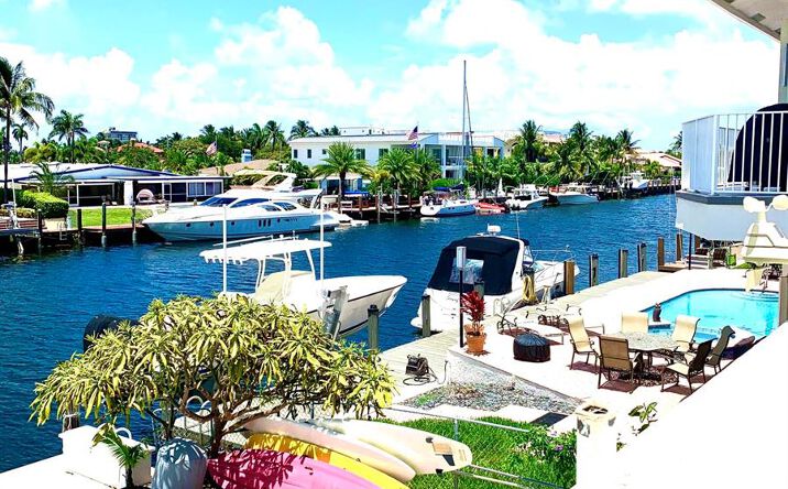 Pictures of Multifamily property located at 2735 NE 28 Court, Lighthouse Point, FL 33064 for sales - image #1