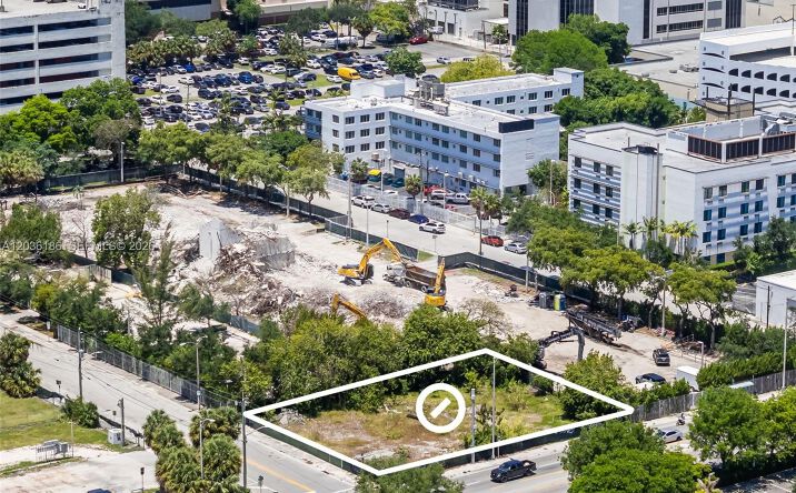 Pictures of Land property located at 1800 NW 7th Ave, Miami, FL 33136 for sales - image #1