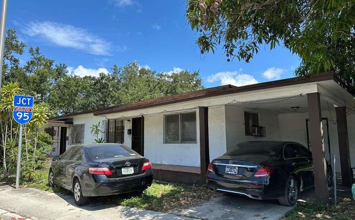 Pictures of Multifamily property located at 545 NW 81st St, Miami, FL 33150 for sales - image #1