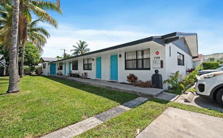 Pictures of Multifamily property located at 739 NE 13th Court, Fort Lauderdale, FL 33304 for sales - image #1