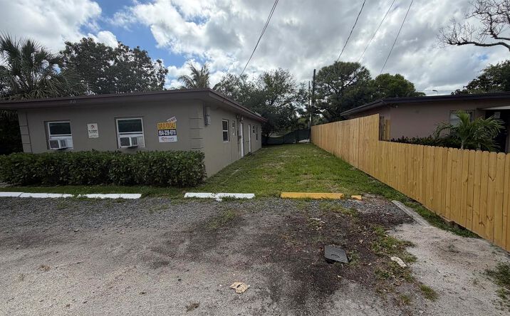 Pictures of Multifamily property located at 911 NW 12th Avenue # 2 #1-2, Fort Lauderdale, FL 33311 for sales - image #1
