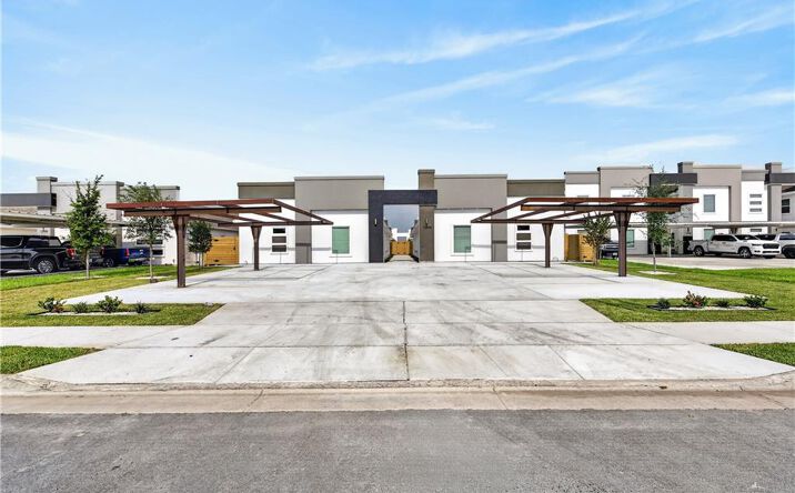 Pictures of Multifamily property located at 12504 N 39th Street, Edinburg, TX 78541 for sales - image #1