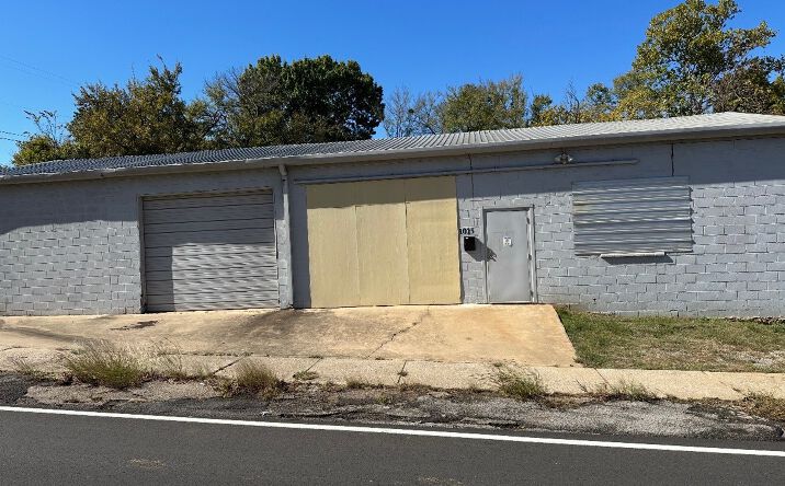 Pictures of Mixed Use property located at 1015 N 1st, Durant, OK 74701 for sales - image #1