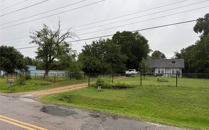 Pictures of Mixed Use property located at 3615 W Arkansas Street, Durant, OK 74701 for sales - image #1