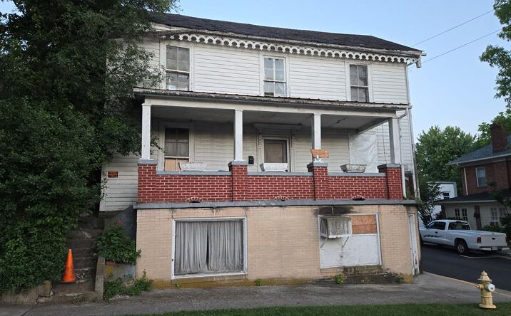 Pictures of Mixed Use property located at 515 E Main St, Wytheville, VA 24382 for sales - image #1
