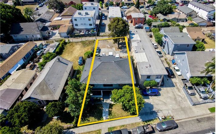 Pictures of Multifamily property located at 786 E 41st, Los Angeles, CA 90011 for sales - image #1