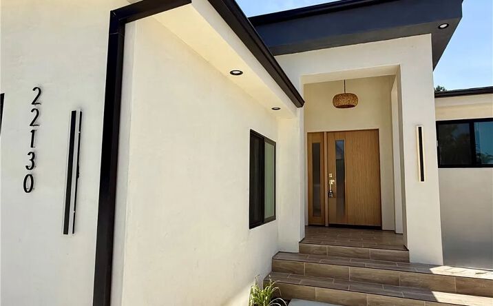 Pictures of Multifamily property located at 22130 Gault Street, Canoga Park, CA 91303 for sales - image #1