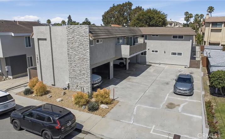 Pictures of Multifamily property located at 16941 Hoskins, Huntington Beach, CA 92649 for sales - image #1
