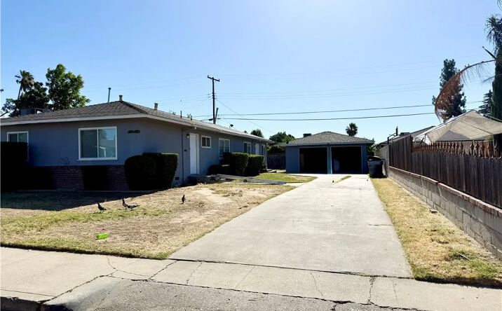 Pictures of Multifamily property located at 2104 Mayfair West, Fresno, CA 93703 for sales - image #1