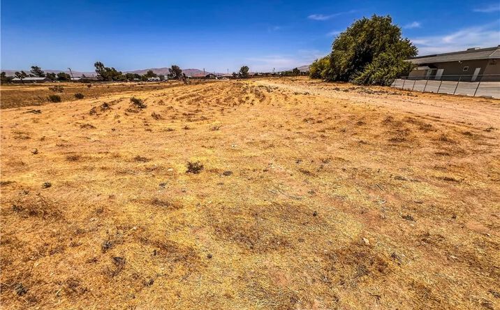 Pictures of Land property located at 11125 Hesperia, Hesperia, CA 92345 for sales - image #1