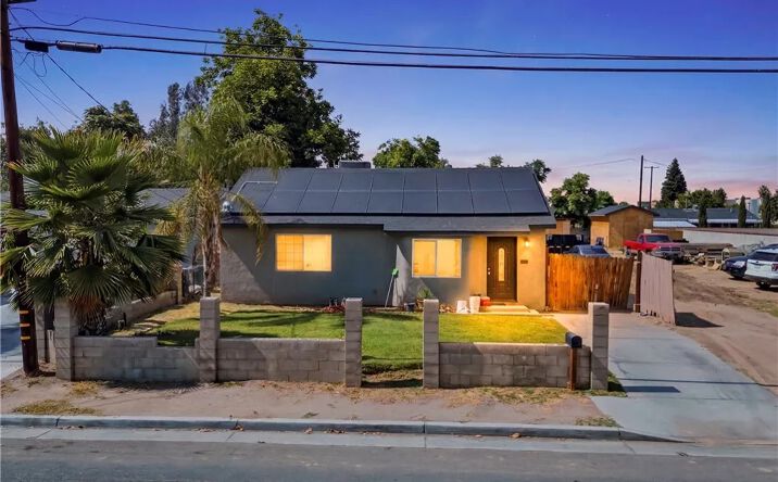 Pictures of Multifamily property located at 1724 Terrace Way, Bakersfield, CA 93304 for sales - image #1