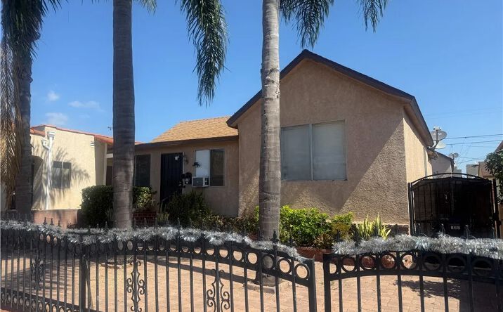Pictures of Multifamily property located at 732 W 12th, San Pedro, CA 90731 for sales - image #1