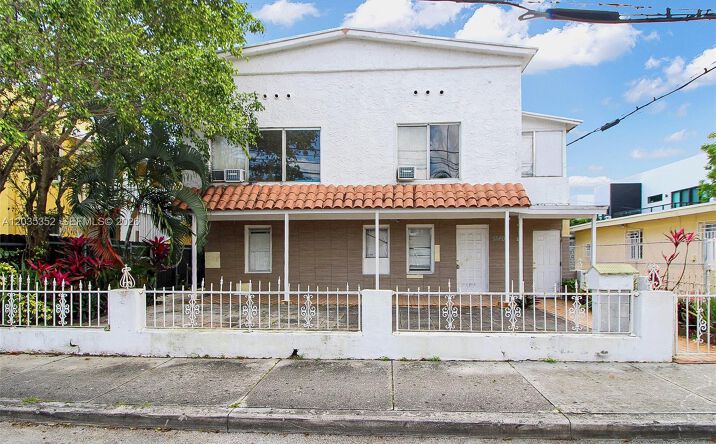 Pictures of Multifamily property located at 1260 SW 10th St, Miami, FL 33135 for sales - image #1